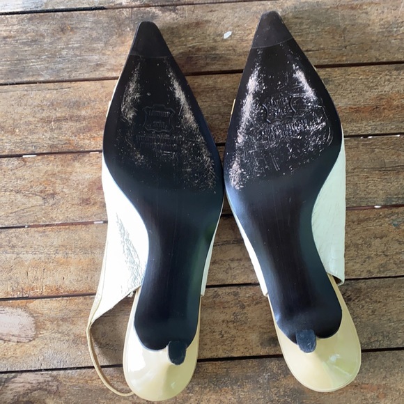 Stuart Weitzman Size 8 M Pointy Toe Slingback Heels - Picture 14 of 15